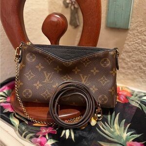 Louis Vuitton Monogram Pallas Clutch Crossbody Black ⭐️Authentic⭐️